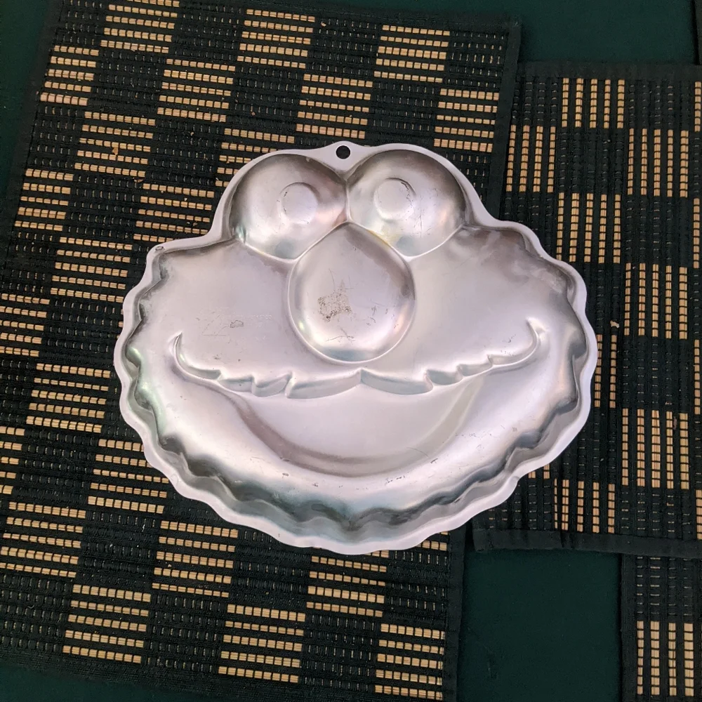 2002 Wilton elmo pan